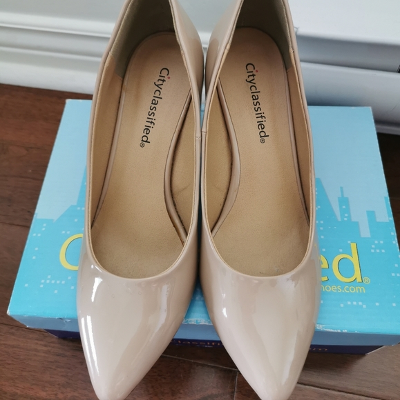 Heels size 7 - Picture 2 of 5